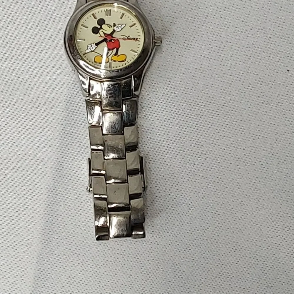 Disney SII Mickey Mouse Women's Silver Tone Vintage Watch MU0928